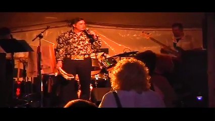 Ep Express sings 'HEARTBREAK HOTEL' at Elvis Week 2006 (vide