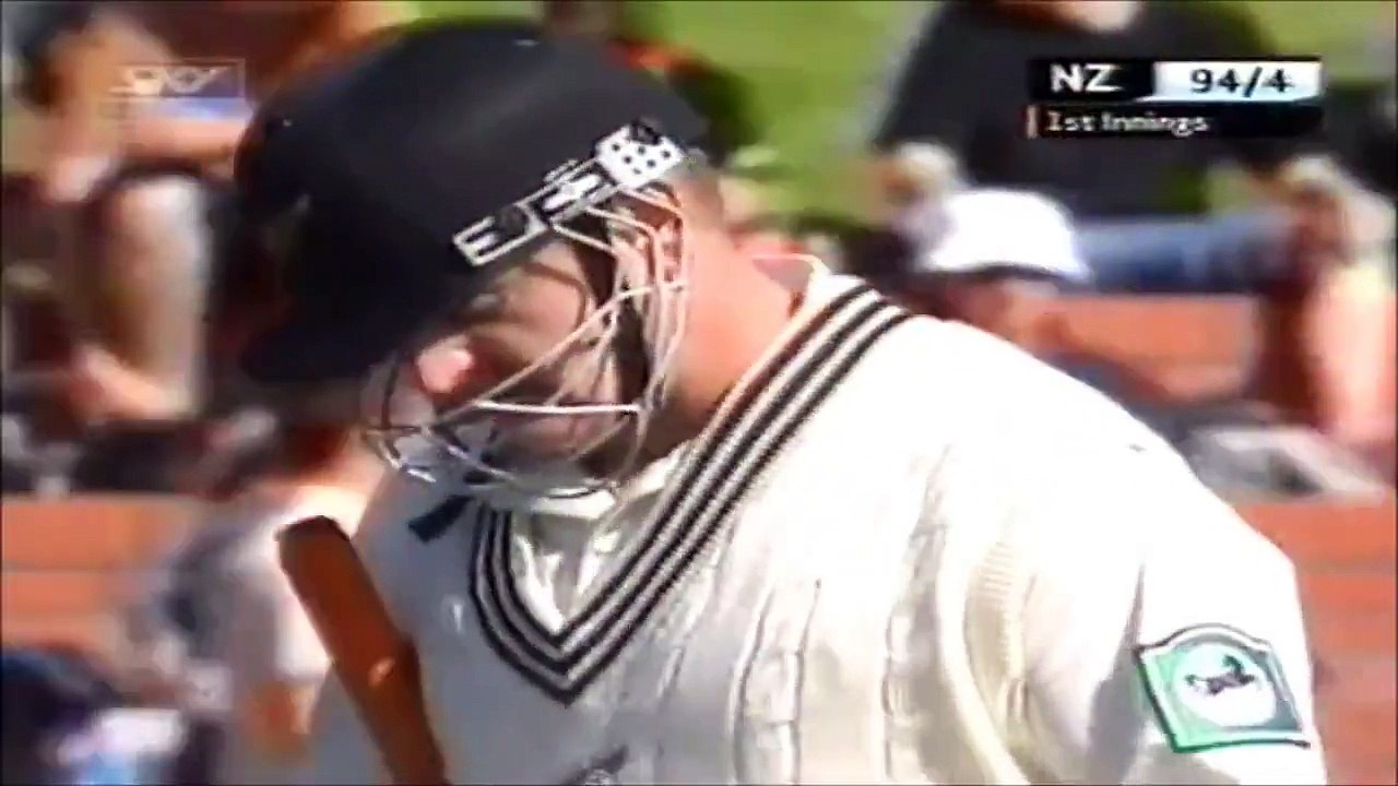 HOSTILE Fast Bowling! Shoaib Akhtar 5/48 & 6/30 Crushes New Zealand