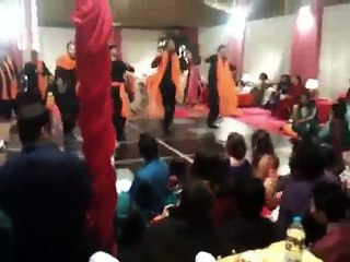 Amazing Mehndi Dance Performance on song Subah Honay na dy