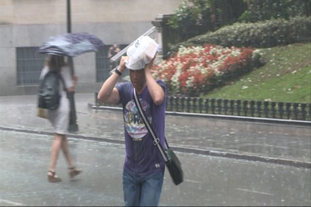 Bilbao amanece con fuertes tormentas