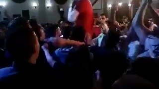 محمد حمدي يرتدي قميص الأهلي في حفل زفافه