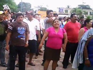 Abril 20, 2012, N1, Inician huelga de hambre trabajadores municipales.mpg