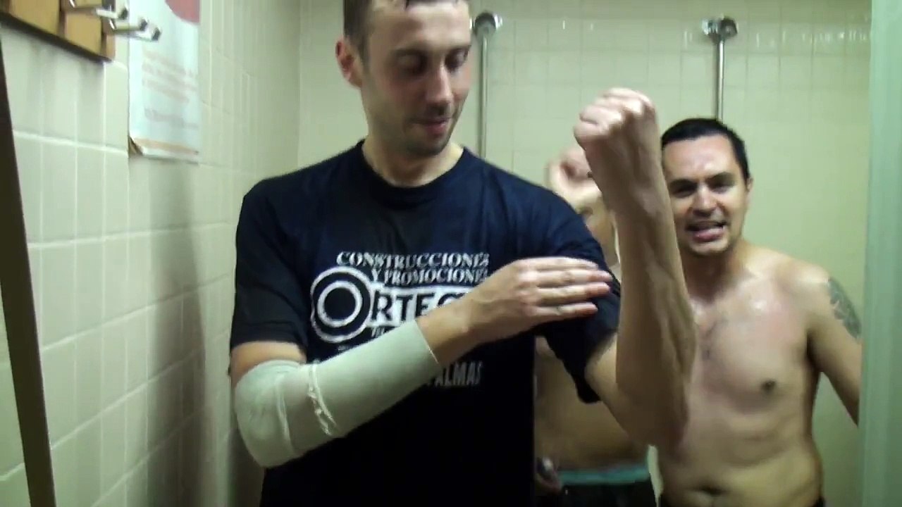 NOU DE LA RAMBLA CFS CAMPEON DE LIGA 2009/10 [Celebracion en vestuarios]