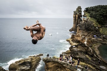 Gary Hunt Claims 5th Consecutive Win - Red Bull Cliff Diving 2015