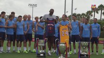 Treinando nos Estados Unidos, Barça recebe visita de astro da NBA