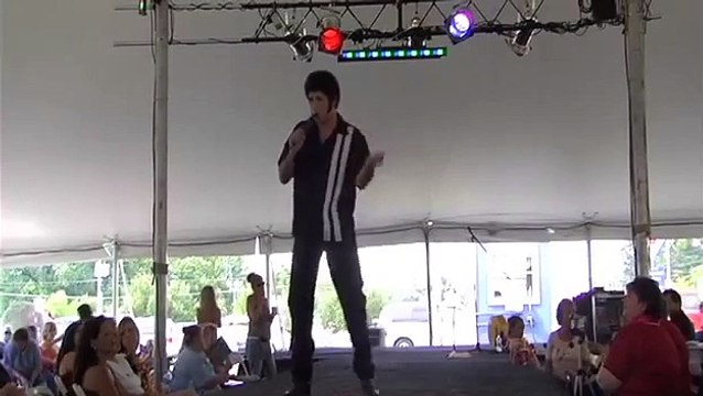 Josh Davis sings 'Let Yourself Go' at Elvis Week 2011 (video