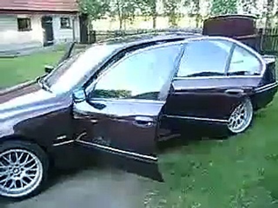 BMW e39 528i  Sound Subwoofer Magnat