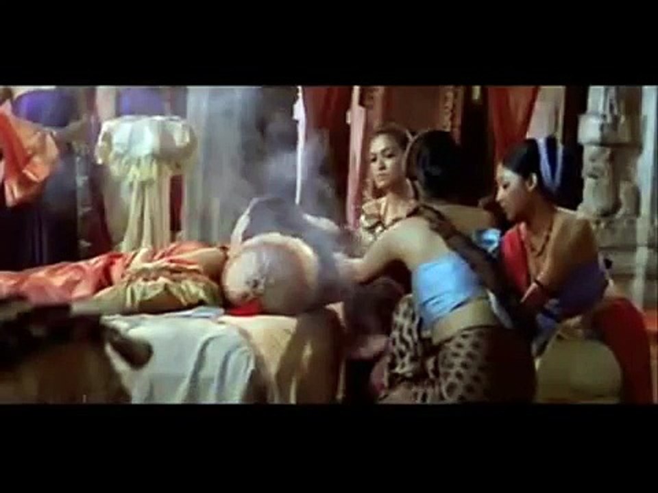 sonili bandre with slave girls