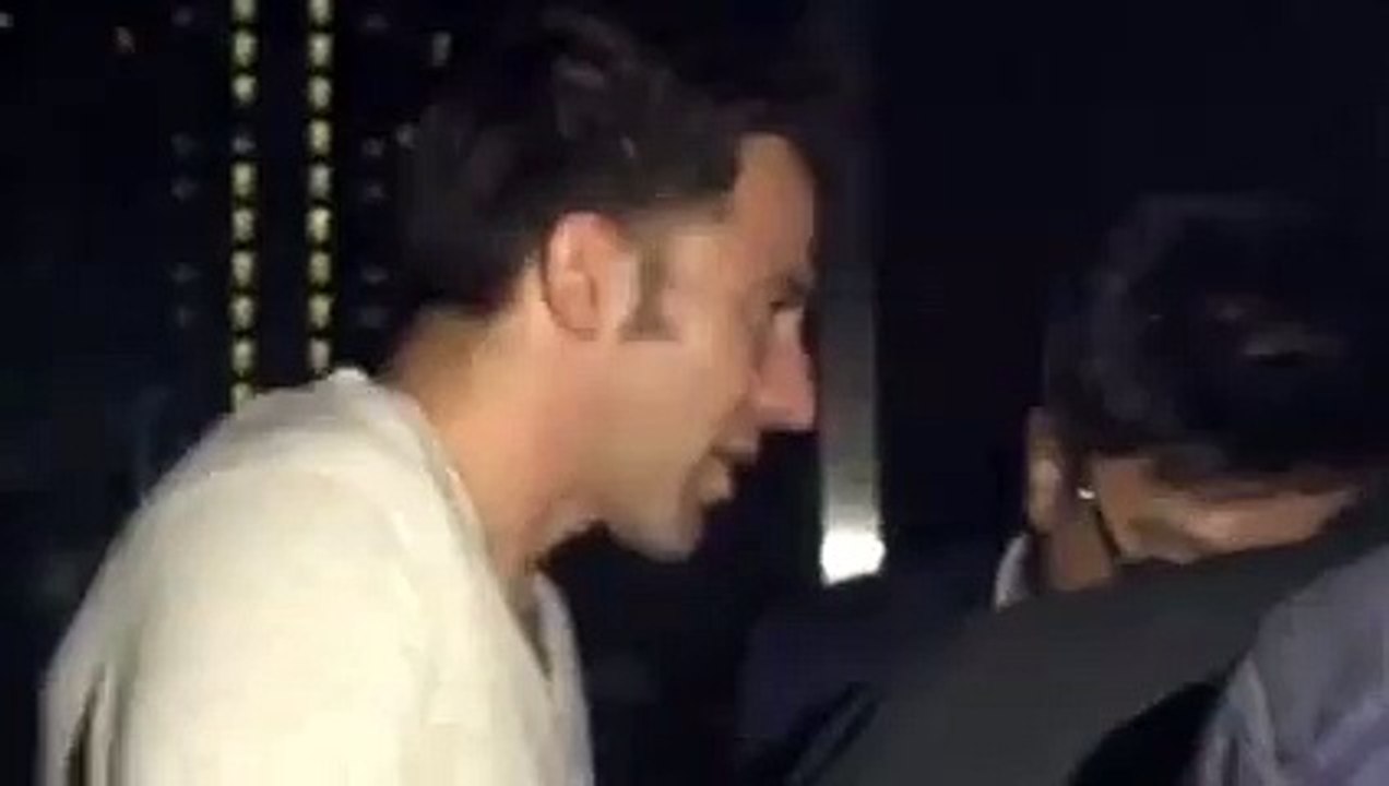 Video Del Piero vui ve nghe nhac cung ban be