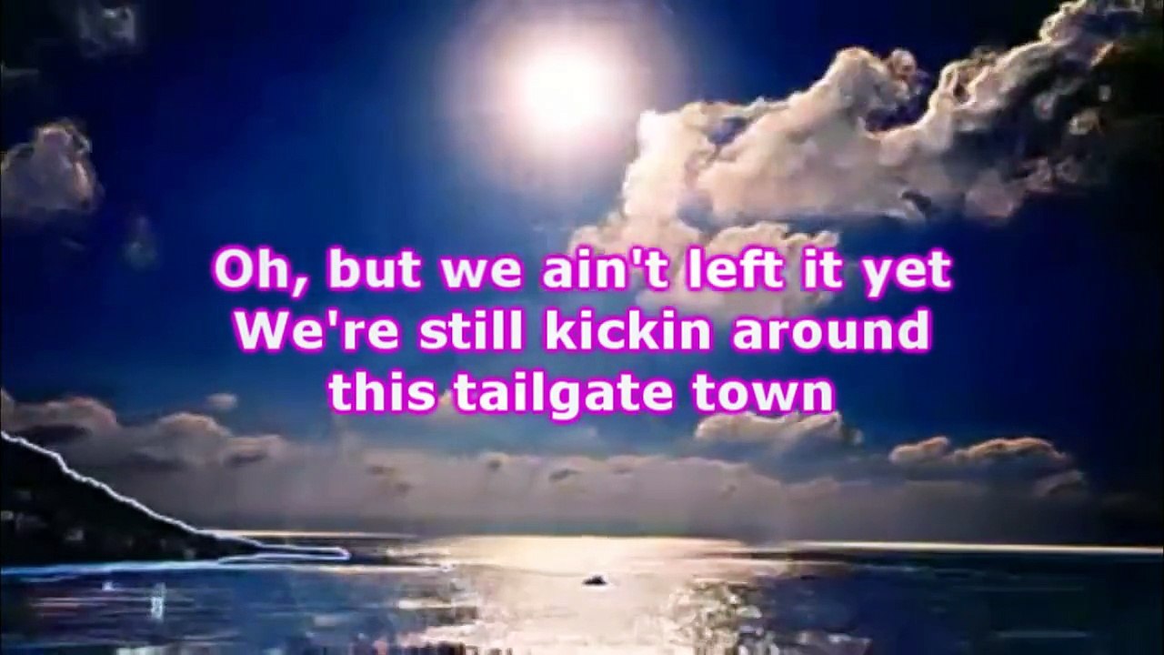 Granger Smith - TAILGATE TOWN (Lyrics)