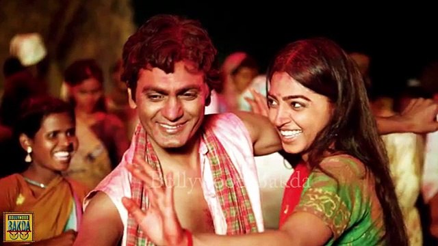 Nawazuddin Siddiqui & Radhika Apte Hot Scene in Manjhi - The