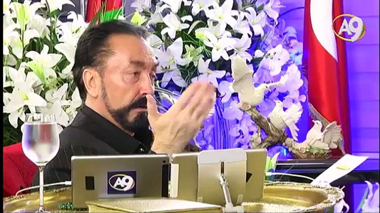 Zeki Alasya Allah gani gani rahmet etsin. Vefat eden kişiye hüsnü zan edilir, üsluba dikkat edilmeli