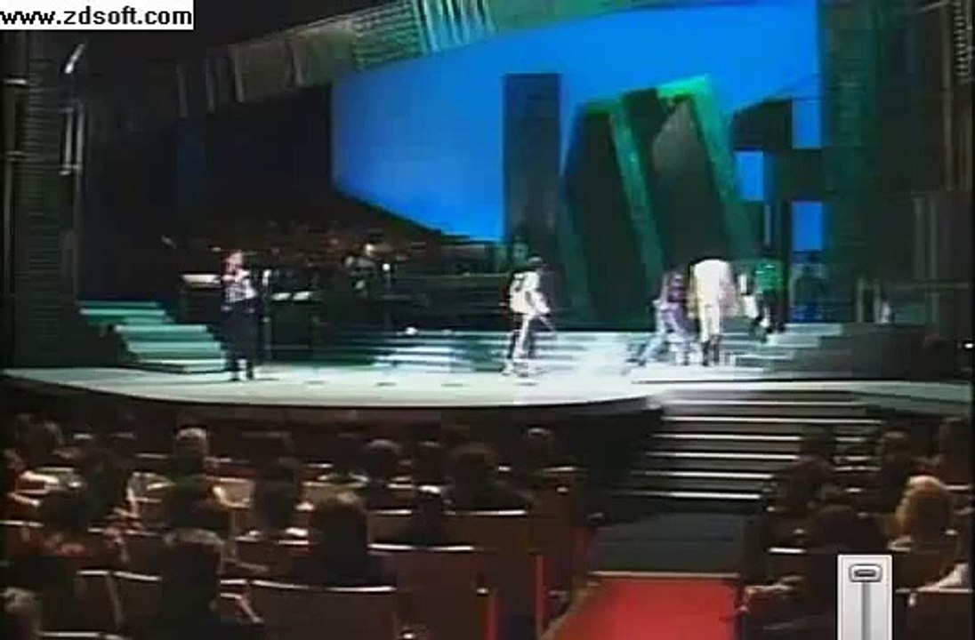 michael jackson - billie jean live first time moonwalk