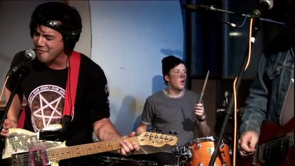 Fidlar - Cocaine (Live at Music Feeds Studio)