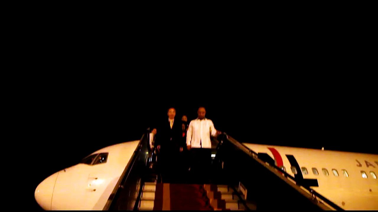 Visite: #3 Arrivée du Premier Ministre d'Haïti Laurent Lamothe à l'aéroport de Nội Bài au Viêt Nam.