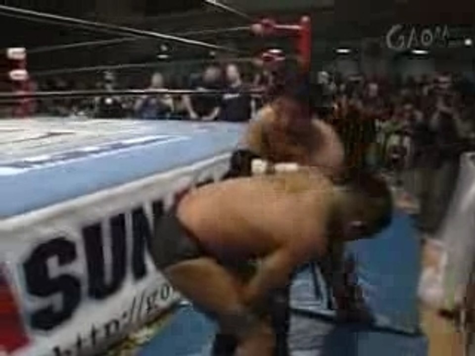TAJIRI vs Minoru Suzuki (AJPW 30.3.07)
