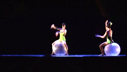 MOMIX reMIX in Crete | Moon Beams