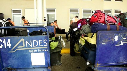 Video herunterladen: Turistas sin souvenirs de Galápagos por ley ambiental