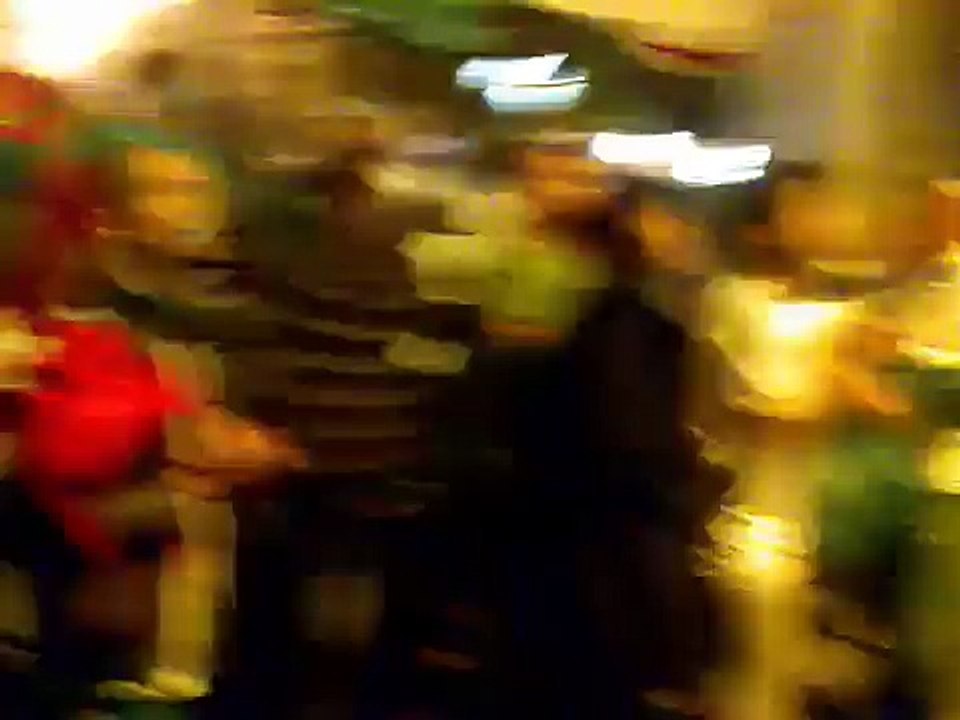 algerian community in dublin (ireland ) dame street clebrating algeria victory 04