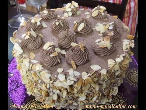 تزيين تورتة الموز بكريمة الشوكولاتة - مطبخ منال العالم
