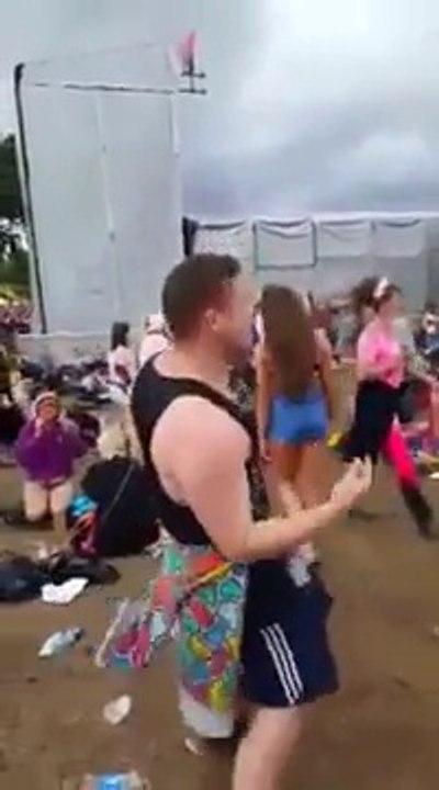 Guy dances to Uptown Funk at the "T in the Park" Festival like a Boss!
