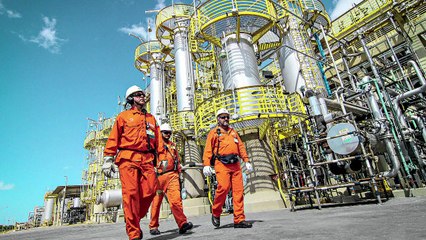 Petrobras sobe forte, enquanto aprovação de Dilma desaba