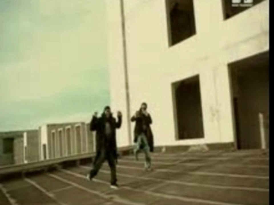 Naturally 7 - Feel It In The Air Tonight