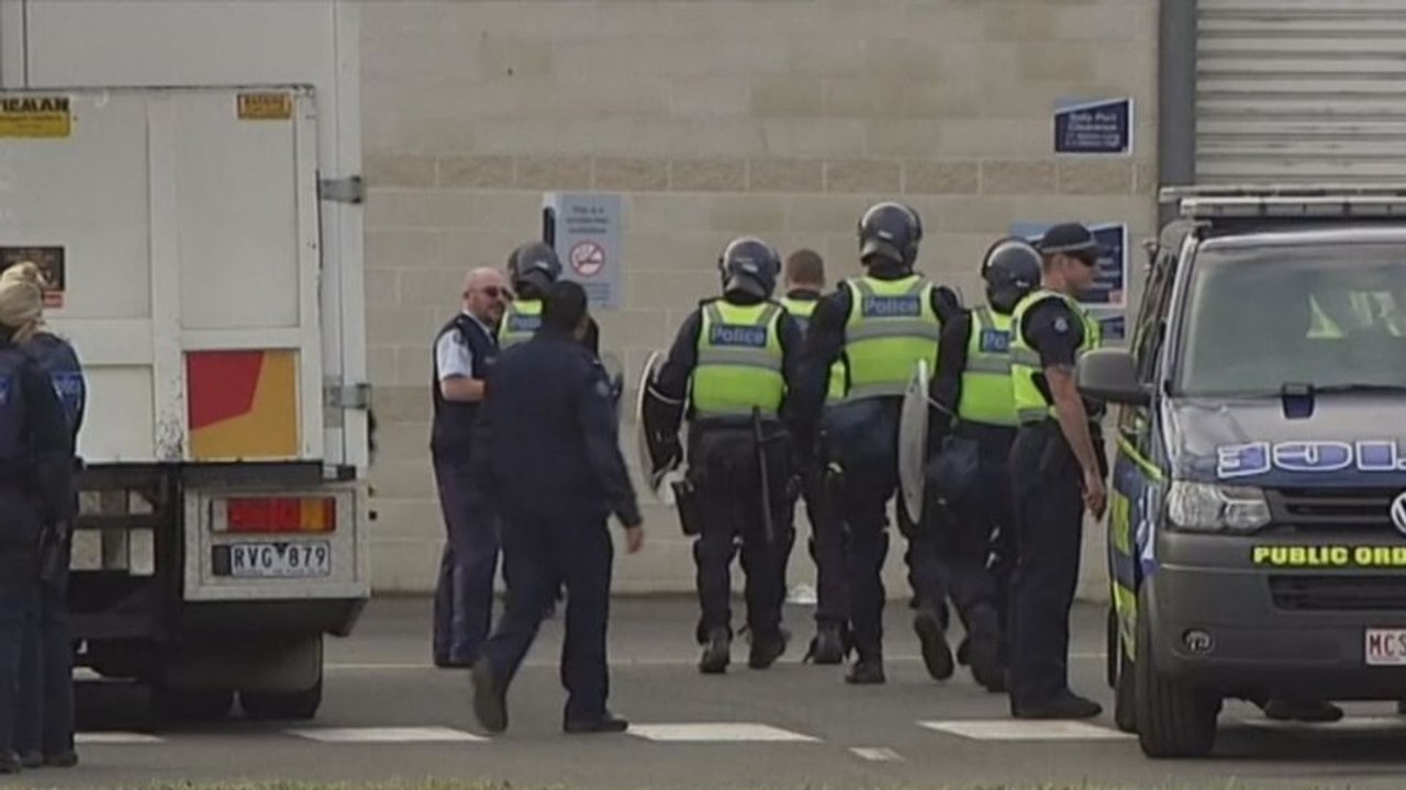 Austrálska polícia potlačila väzenskú vzburu