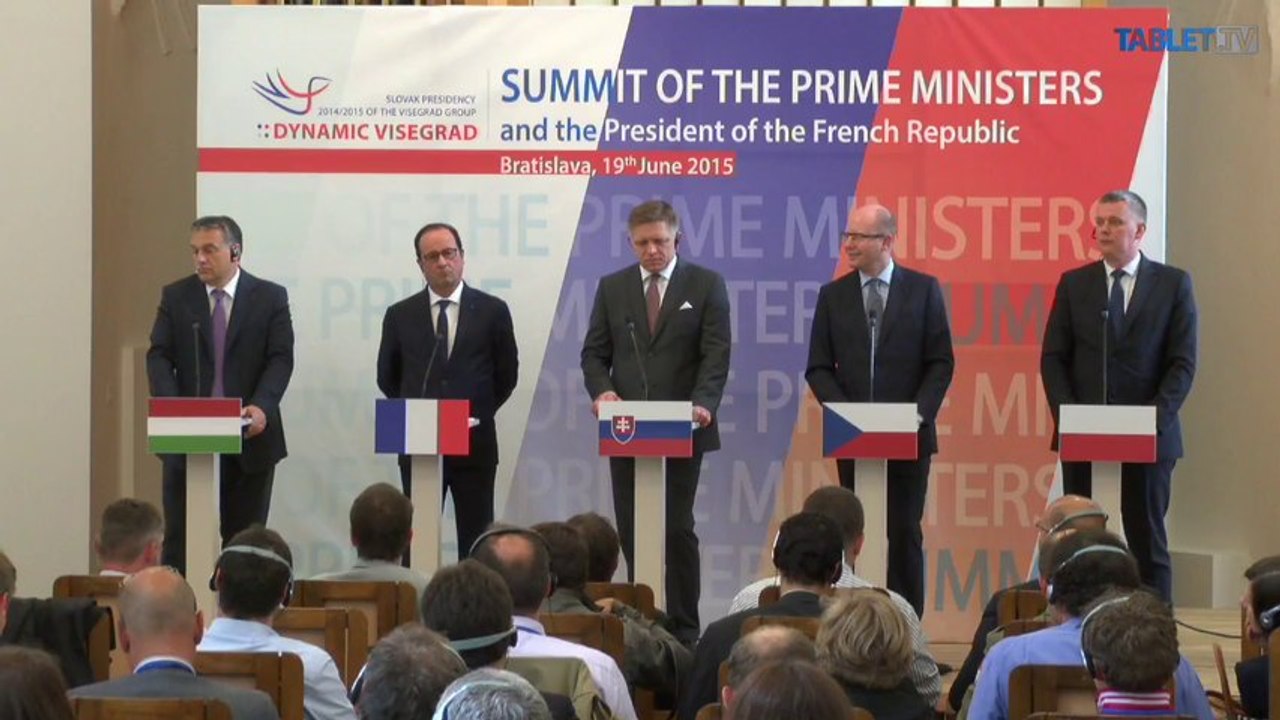 ZÁZNAM: Sledujte tlačovú konferenciu predsedov vlád V4 a francúzskeho prezidenta