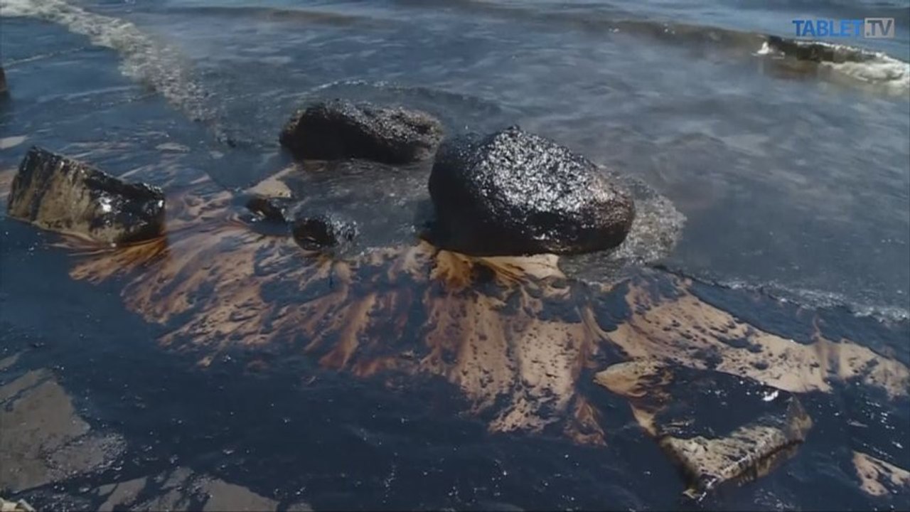 Z poškodeného ropovodu v Kalifornii uniklo 79.000 litrov ropy