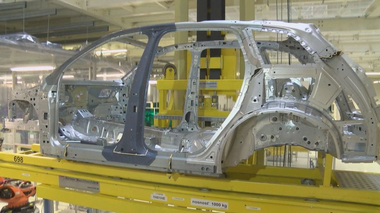 VW Slovakia spustil výrobu v novej karosárni, prišiel aj premiér