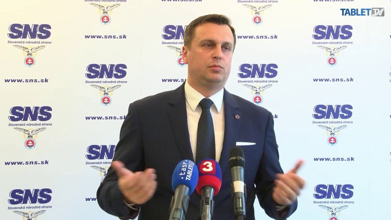 ZÁZNAM: SNS kritizuje vládu za predaj akcií Slovak Telekomu 