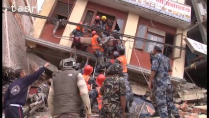 =tasr= NEPAL POCET OBETI STUPOL 27.4.2015.mp4