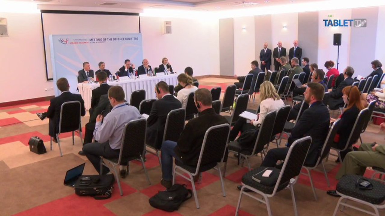ZÁZNAM: Tlačová konferencia ministrov obrany V4