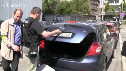 =tasr= VAHOSTAV_POLICIA_RAZIA 22.4.2015.mp4
