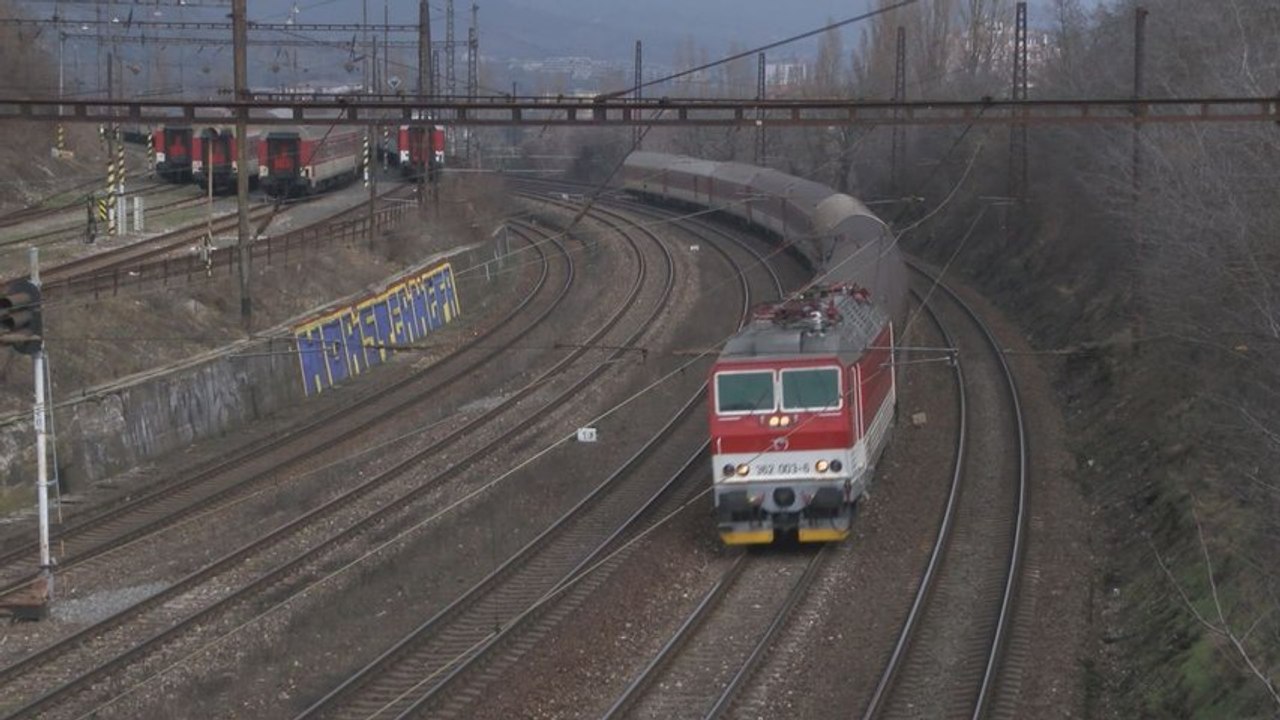 ZSSK od 15. apríla zníži počet IC vlakov, odmieta cenovú vojnu