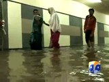 Metro Bus Station Flooded in Lahore-Geo Reports-21 Jul 2015