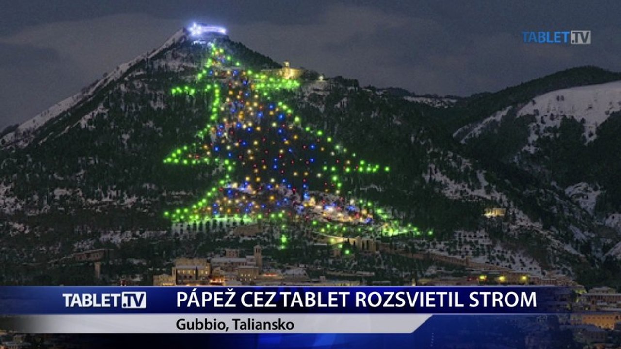 Pápež tabletom rozsvietil vianočný stromček