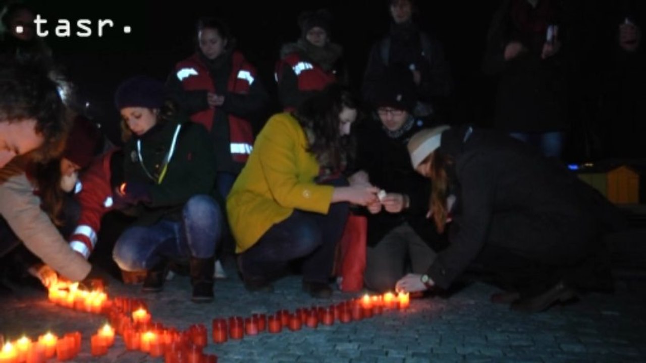 Sviečkový pochod v Nitre ako symbol boja proti HIV/AIDS