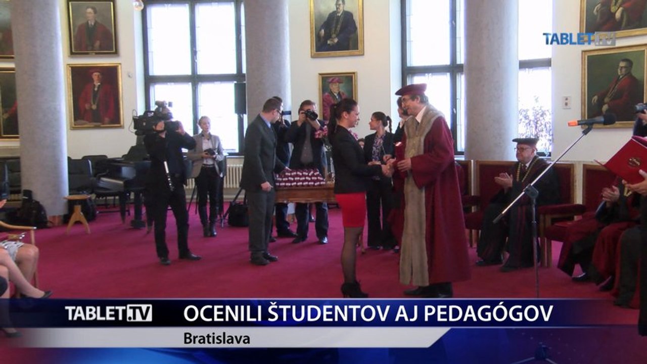 Ocenili pedagógov aj študentov UK