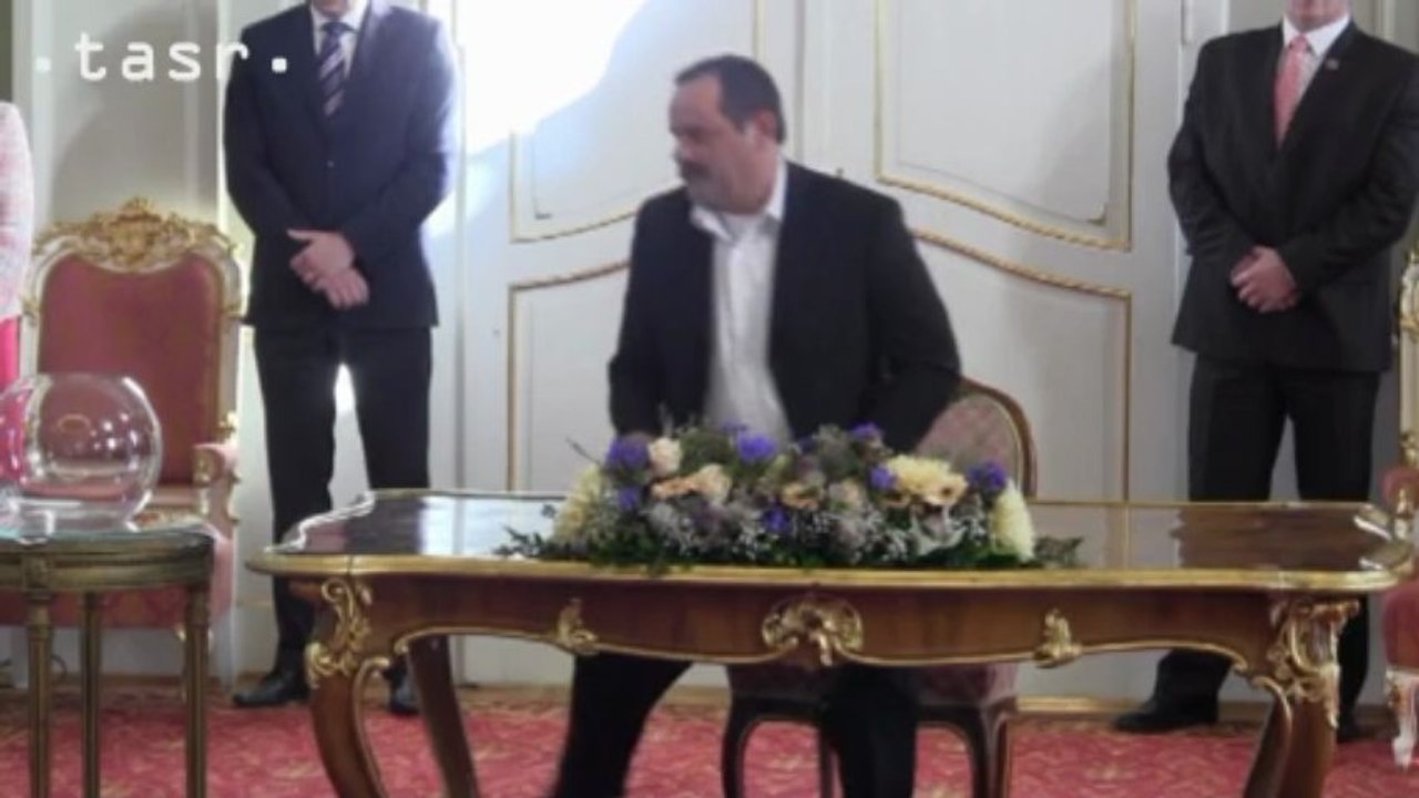 Členovia Ústrednej volebnej komisie zložili sľub do rúk premiéra