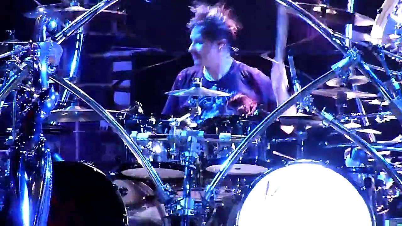 KORN "FALLING AWAY FROM ME"  HD Live From Mayhem Festival 2010 St Louis 07/20/2010