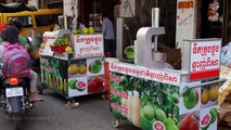 Cambodia : Phnom Penh, street food 1 in Orussey...Jan 2014