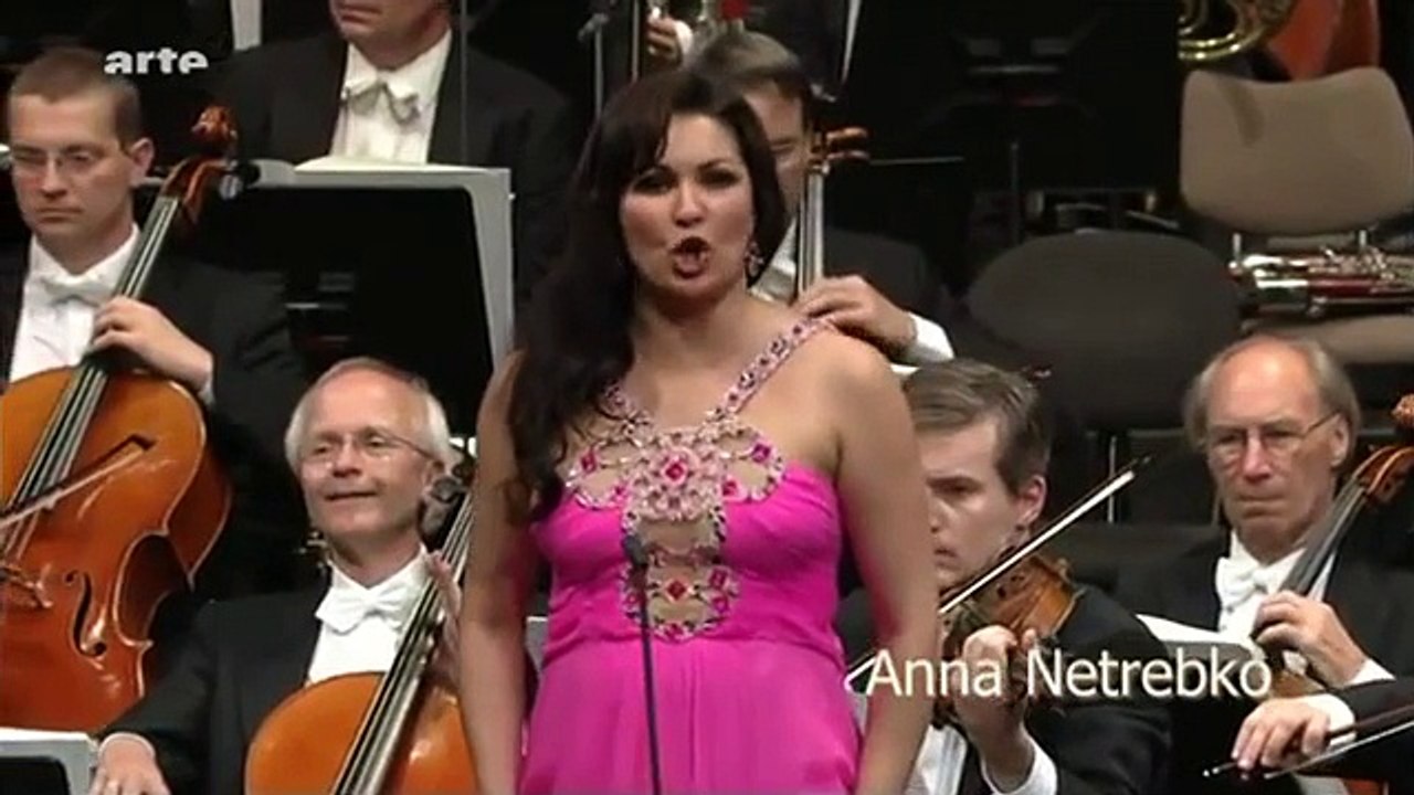Anna Netrebko - Je marche sur tous les chemins - Manon