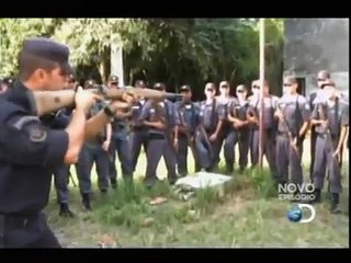 Bope ocupando o morro - Discovery Chanel