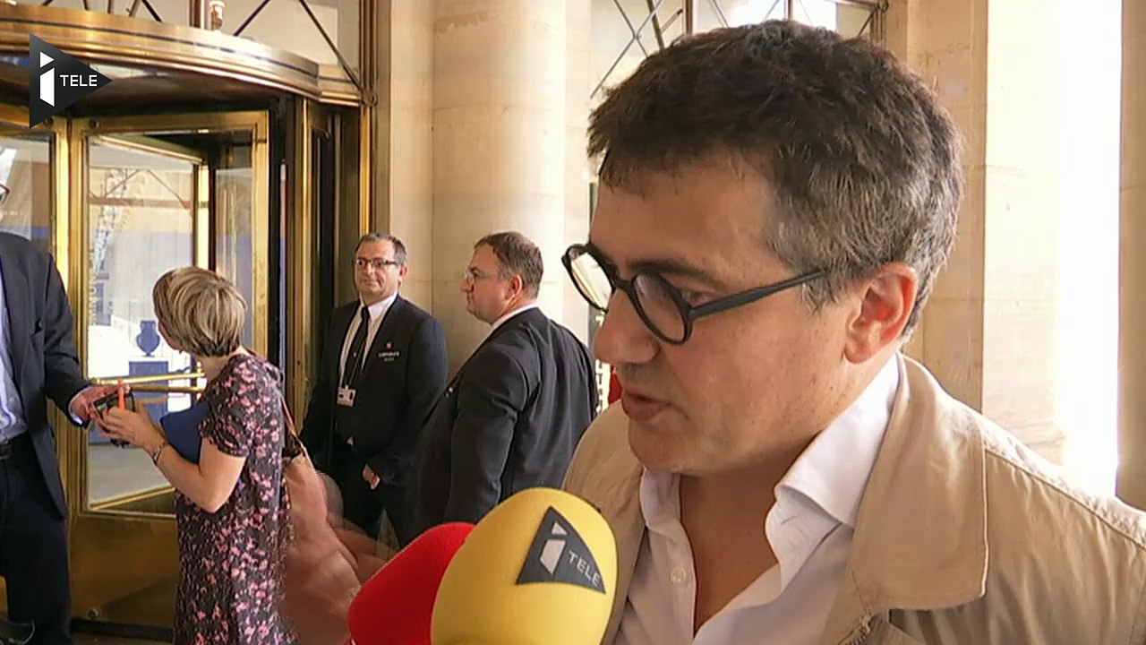 Charlie Hebdo change de statut