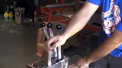 Kilduff Lightning Rod shifter. Like Hurst and Lenco wrapped into one.