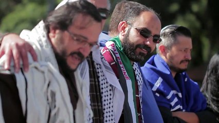 curta doc "Juntos Pela Paz"(Lara Jacoski e Patrick Belem / Paraná, 2013)