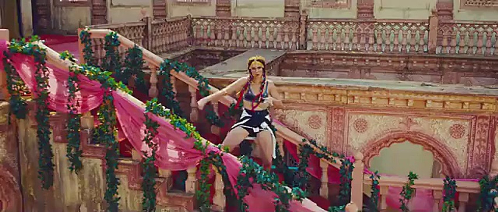 Major Lazer & DJ Snake - Lean On (feat. MØ) - Official Music Video