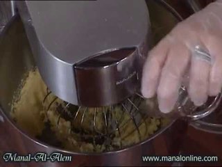 طبق الحلو-كيك البندق بالشوكولاتة - منال العالم